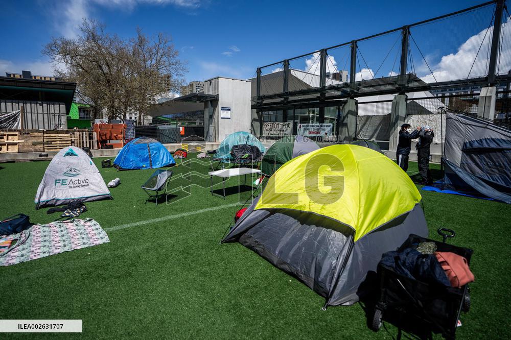 Students Set Up Anti-Israel Encampment - Vancouver