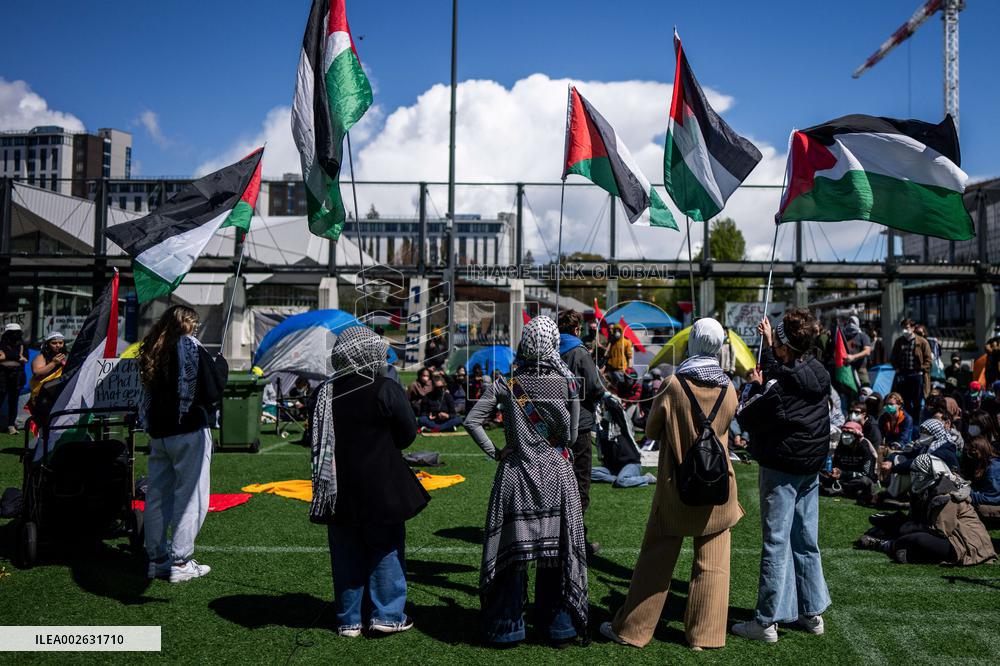Students Set Up Anti-Israel Encampment - Vancouver