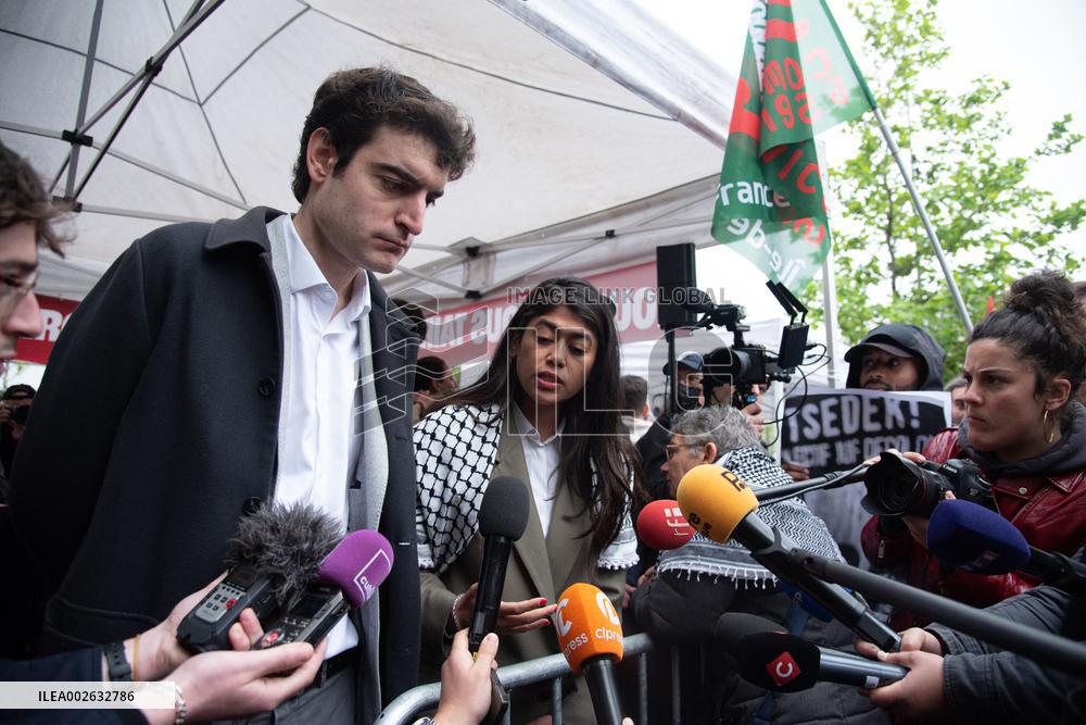 LFI Holds A Gathering In Front Of Paris Court - Paris