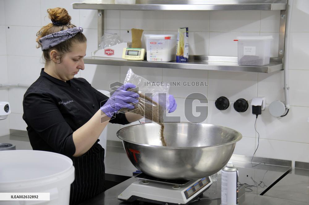 Baking Easter paskas in Kyiv