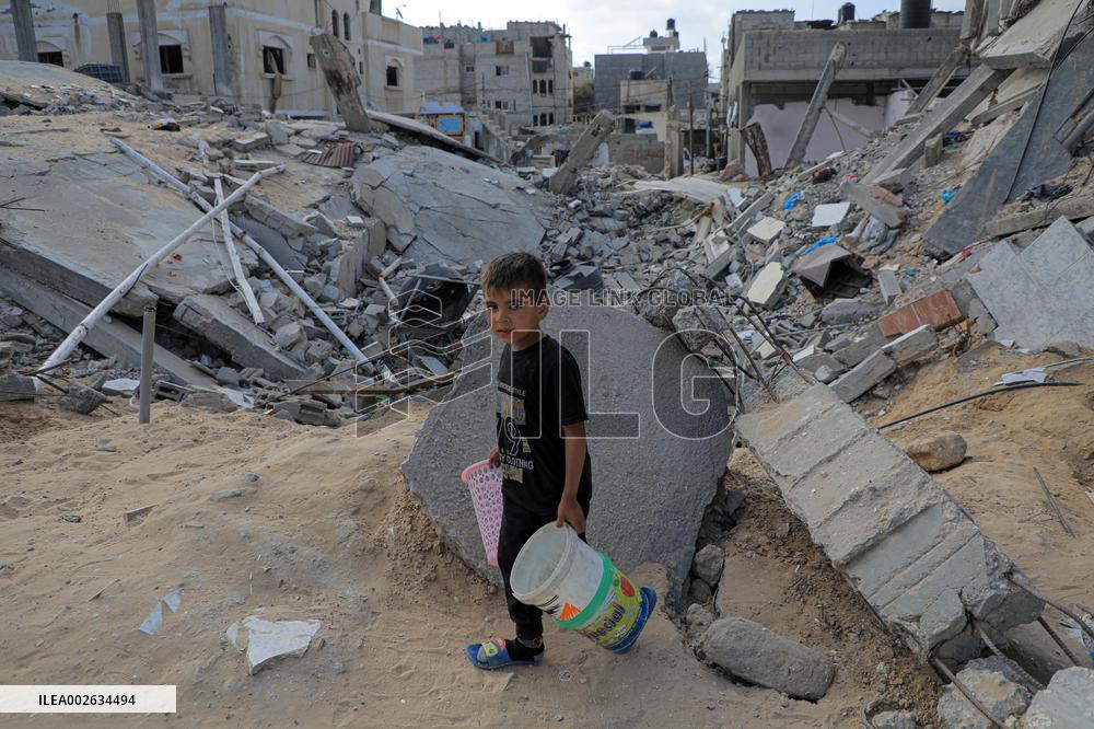 MIDEAST-GAZA-RAFAH-CHILDREN