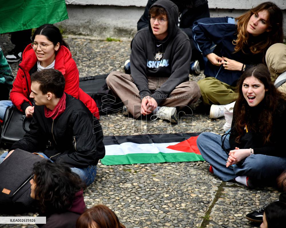 Pro-Palestinian Students Rally At Tolbiac University - Paris