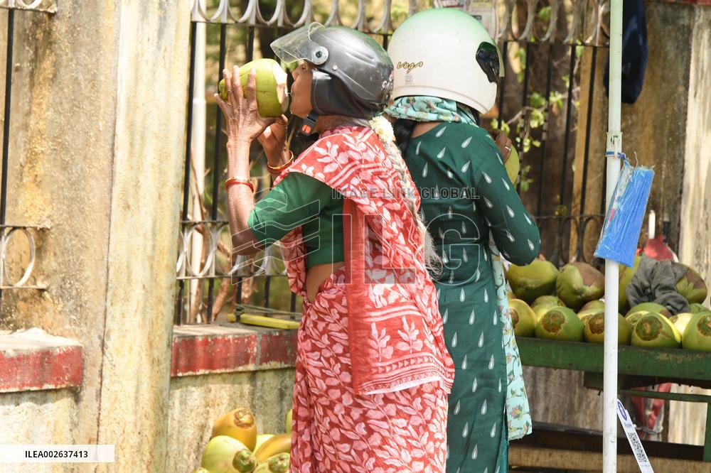 INDIA-BENGALURU-HOT WEATHER