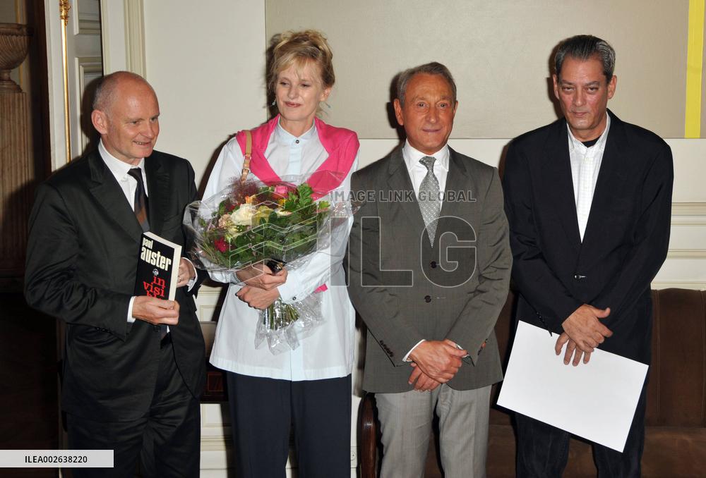 Paul Auster received the 'Grand Vermeil' medal in Paris