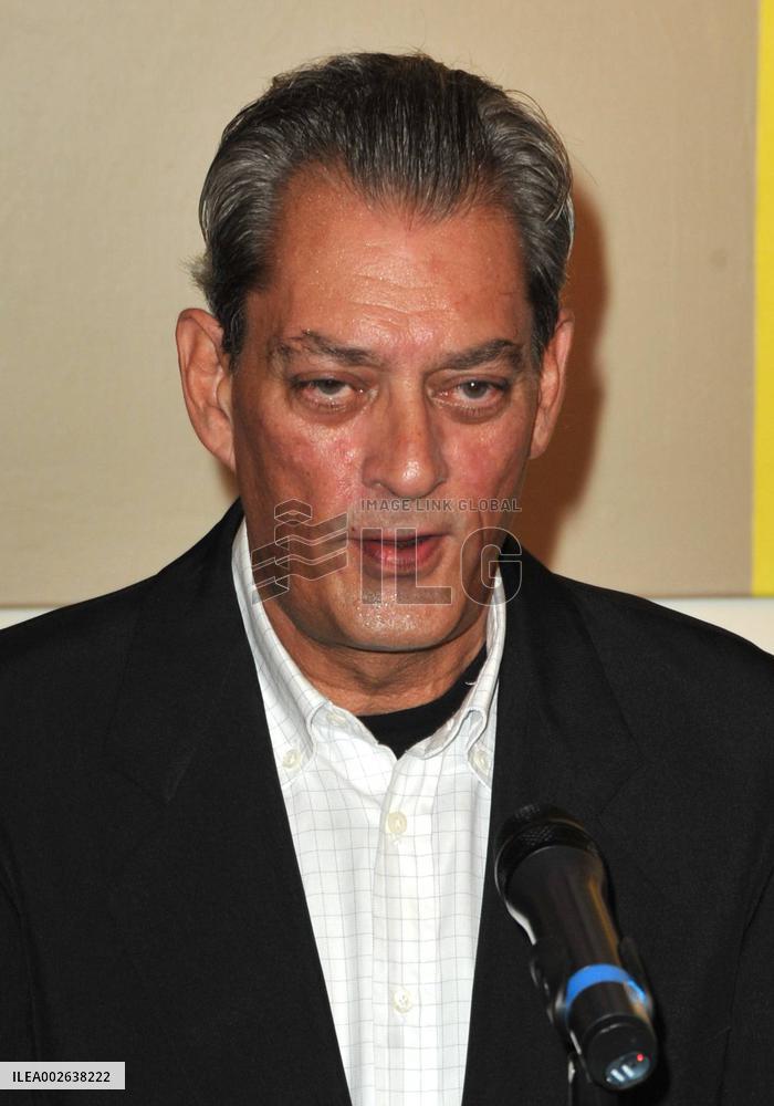 Paul Auster received the 'Grand Vermeil' medal in Paris