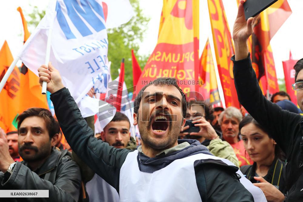 Police Attack May Day Demonstration In Istanbul