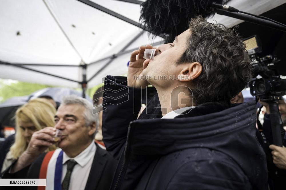 France : Gabriel Attal en visite a Beaugency