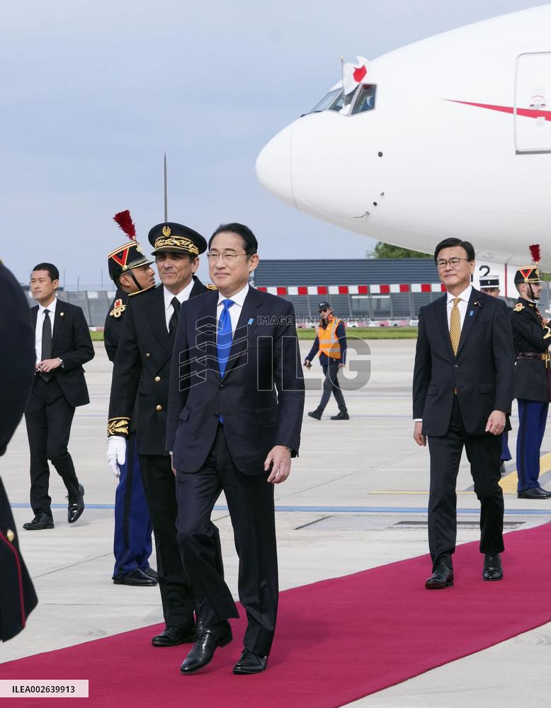 Japan PM Kishida in France