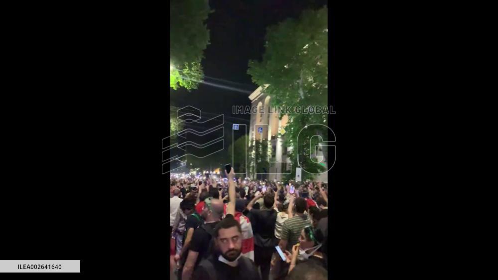 Georgia: Thousands Protest In Tbilisi As Parliament Approves 2nd Reading Of ‘Foreign Influence’ Bill