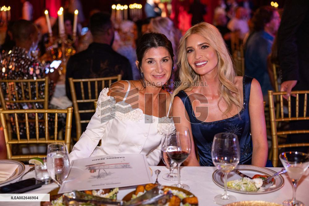 Ivanka Trump At Carbone Beach Restaurant - Miami