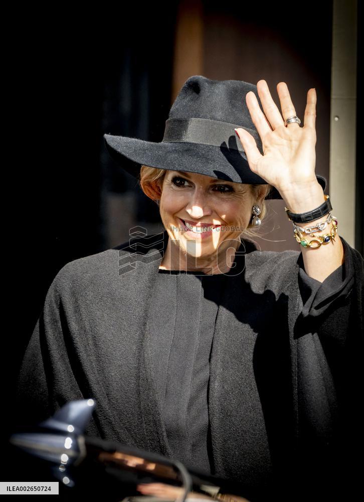 Royals Attend National Remembrance Day Ceremony - Amsterdam