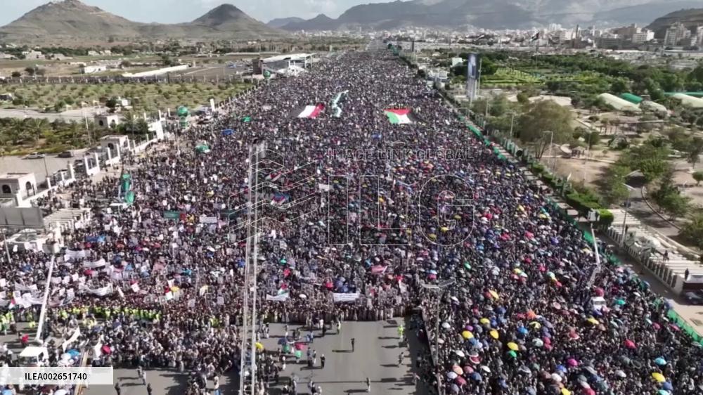 Yemen's Houthis say to attack all Israeli-linked commercial ships in Mediterranean