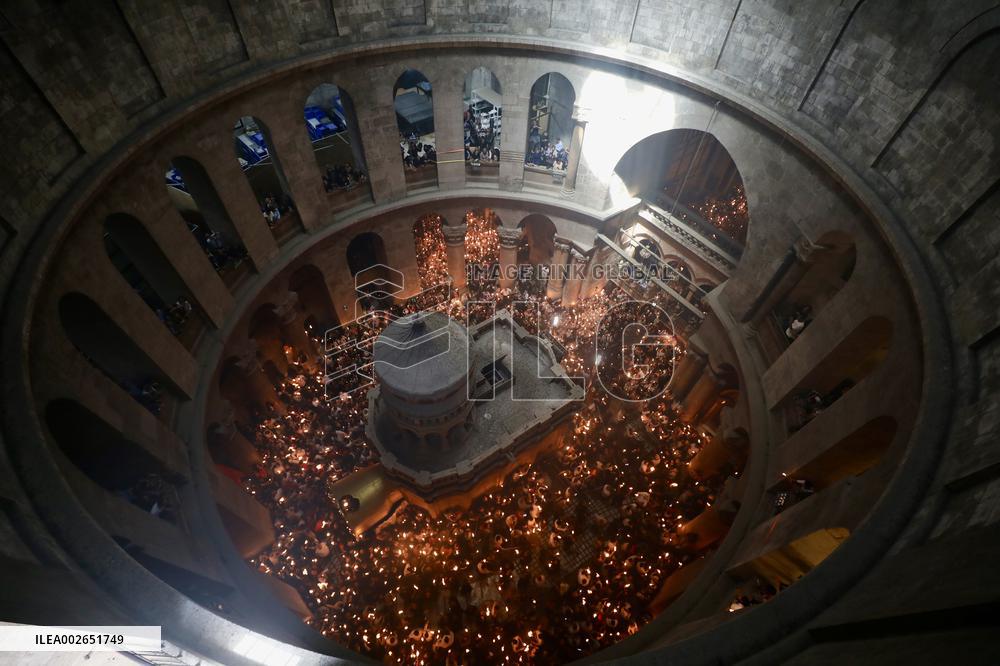 MIDEAST-JERUSALEM-HOLY FIRE