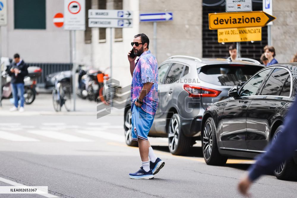 Adam And Jackie Sandler Shopping - Milan