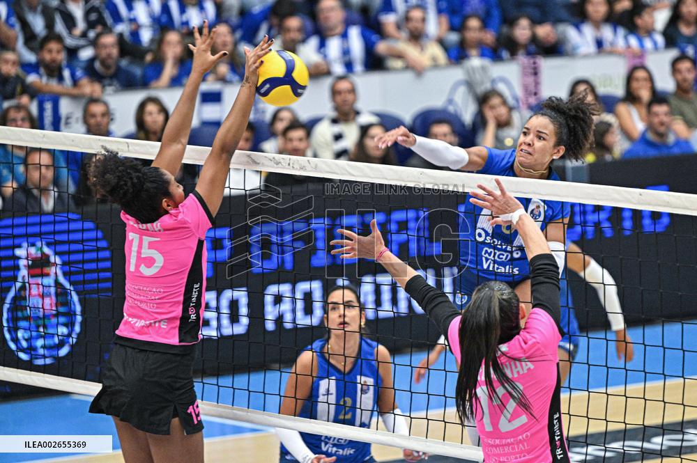 Voleibol Feminino : FC Porto vs Colégio Efanor