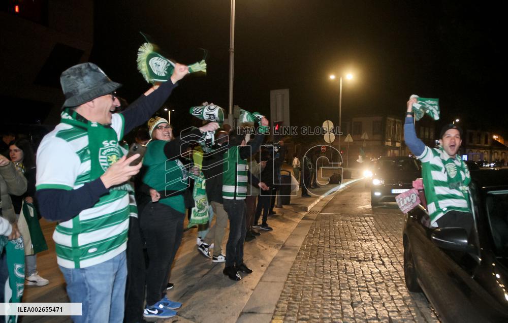 Adeptos do Sporting festejam o titulo de campeões 23/24 no Porto