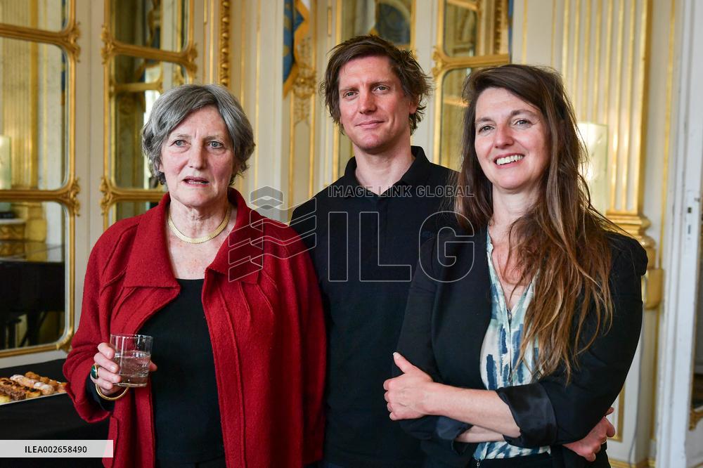 French Culture Minister Rachida Dati collects Bruno Latour's archives FA