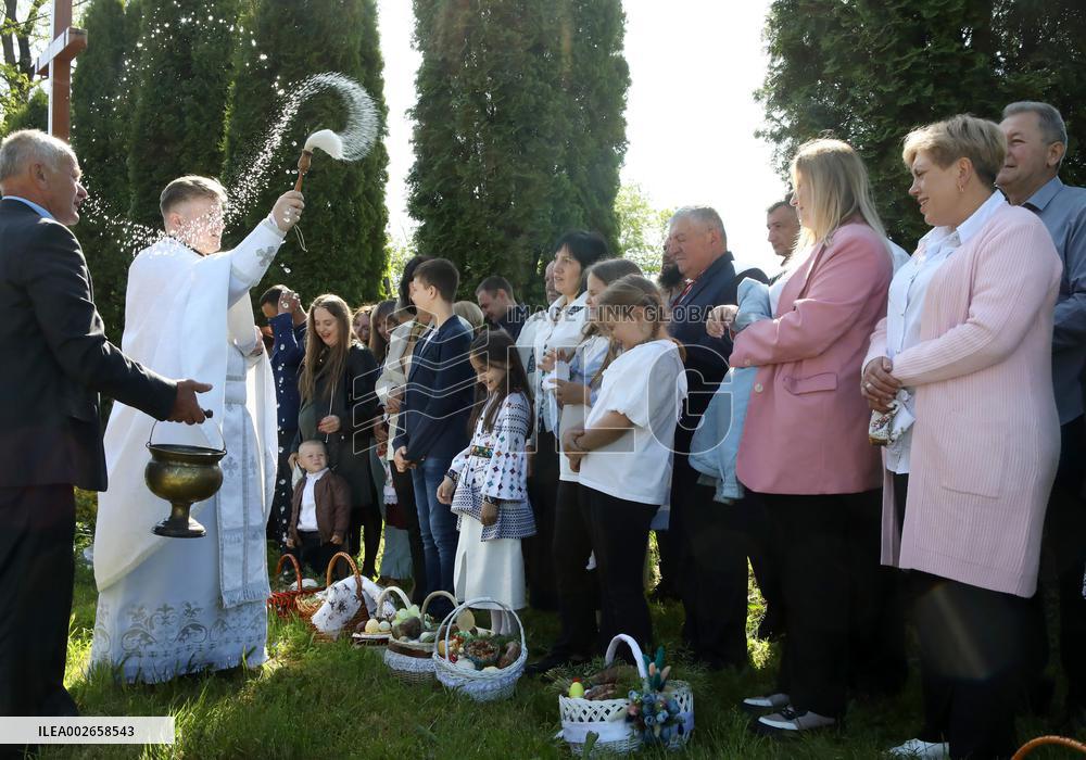 Blessing of Easter baskets in Lviv region