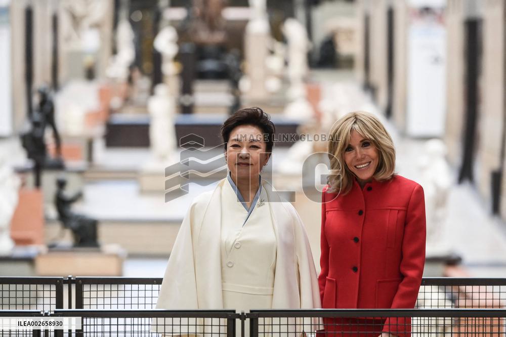First Ladies Visit The Musee d'Orsay - Paris