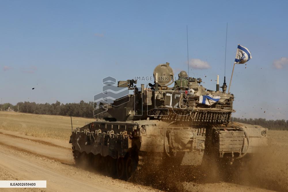 ISRAEL-SHALOM KEREM CROSSING-GAZA-BORDER-ARMY