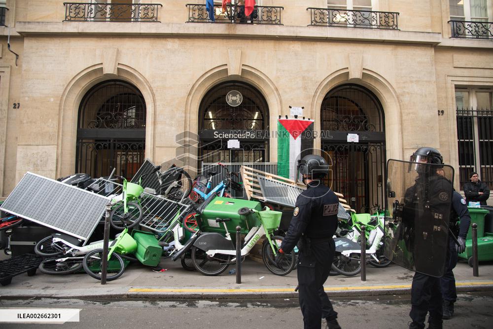 Police Intervention At SciencesPo - Paris