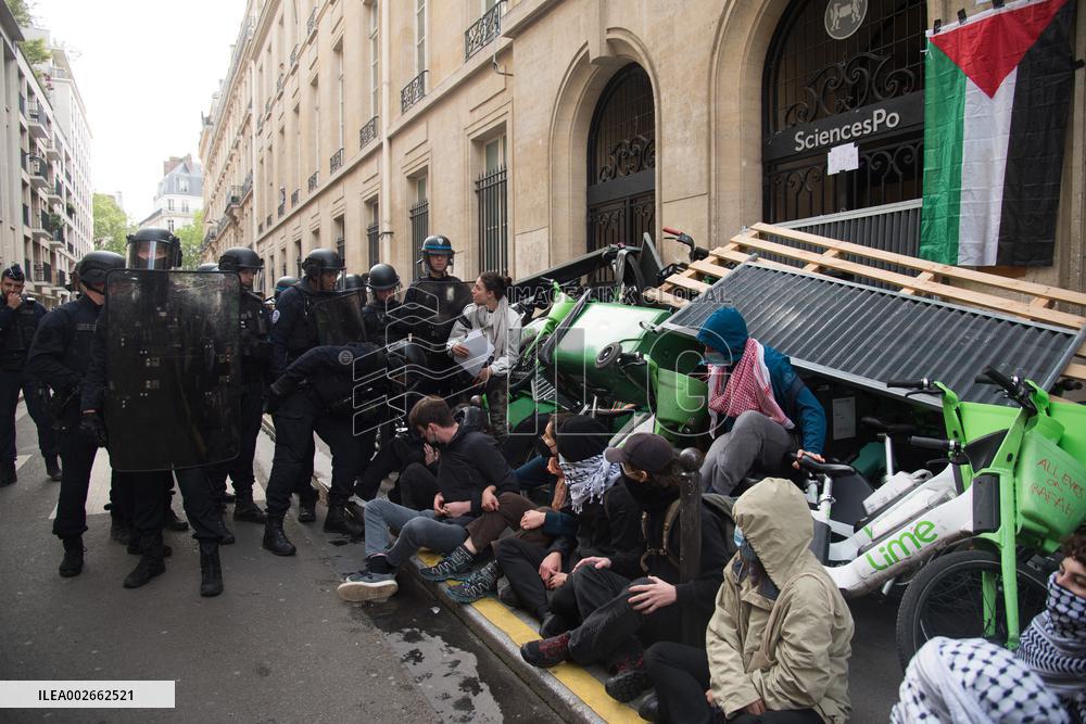 Police Intervention At SciencesPo - Paris