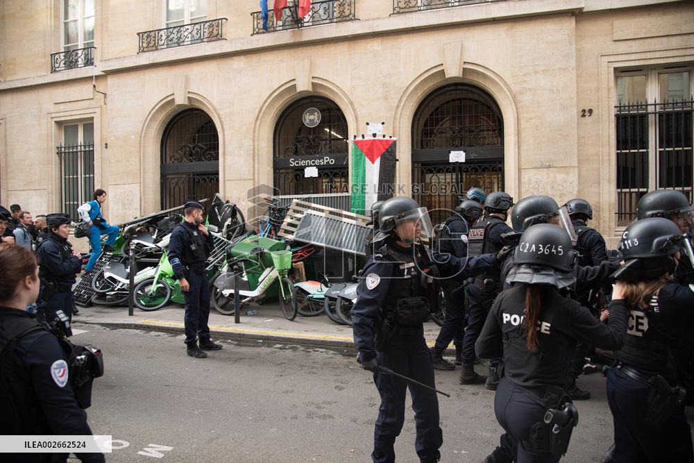 Police Intervention At SciencesPo - Paris