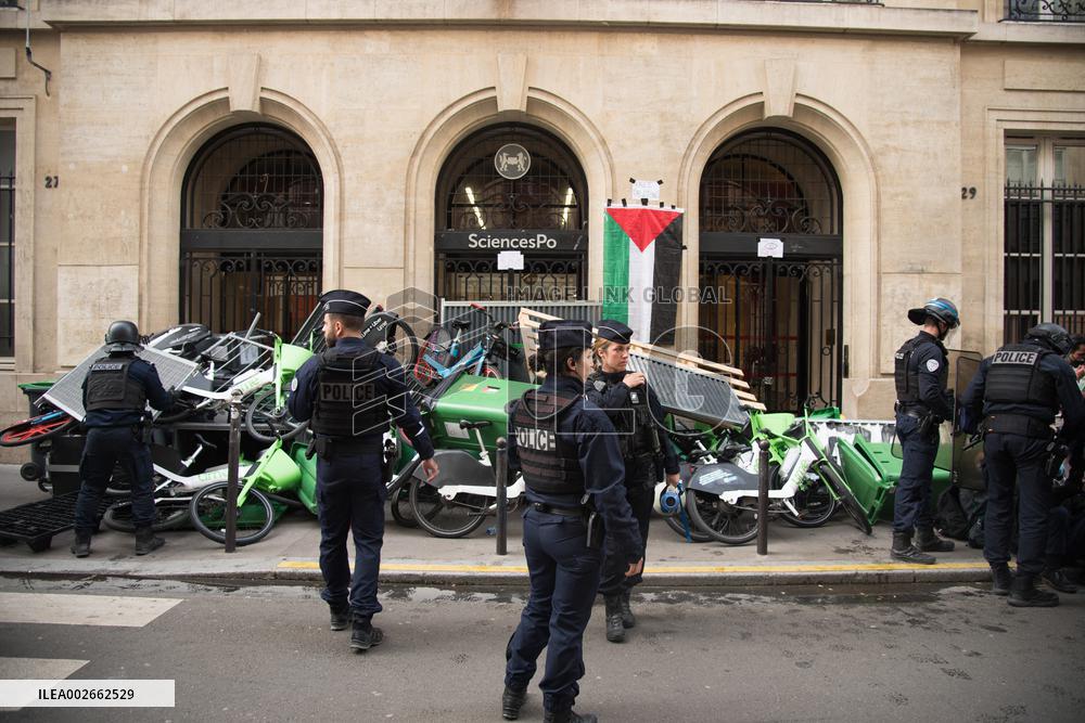 Police Intervention At SciencesPo - Paris