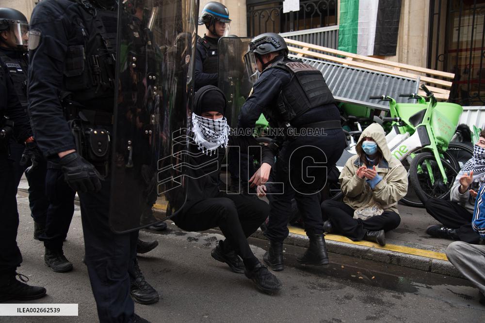 Police Intervention At SciencesPo - Paris