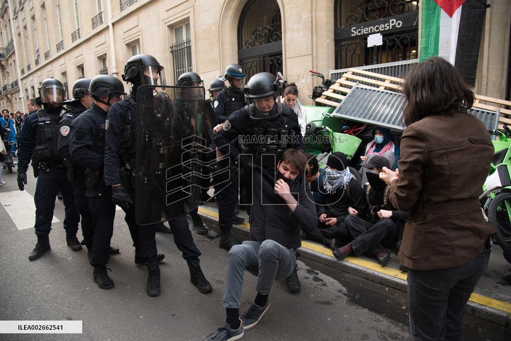 Police Intervention At SciencesPo - Paris