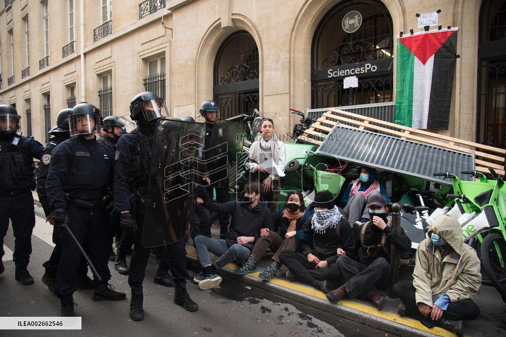 Police Intervention At SciencesPo - Paris