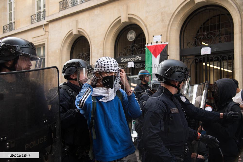 Police Intervention At SciencesPo - Paris