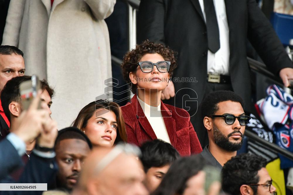 Attendees of Champions League PSG vs Borussia Dortmund FA