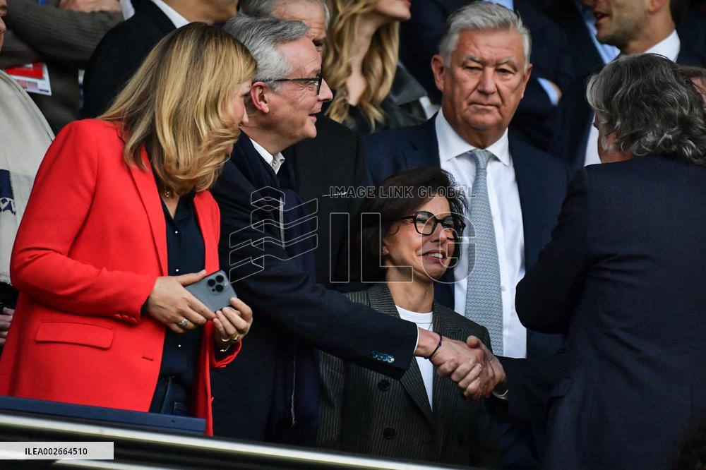 Attendees of Champions League PSG vs Borussia Dortmund FA