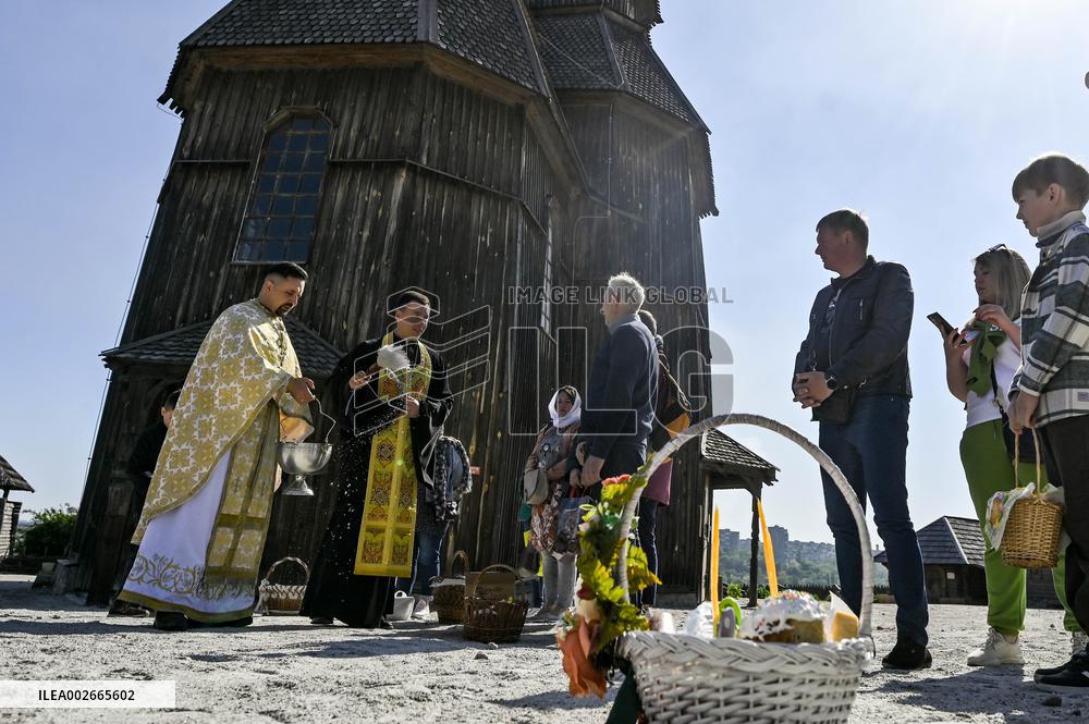 First Easter service at church on Zaporizhzhias Khortytsia Island since start of Russias full-scale invasion