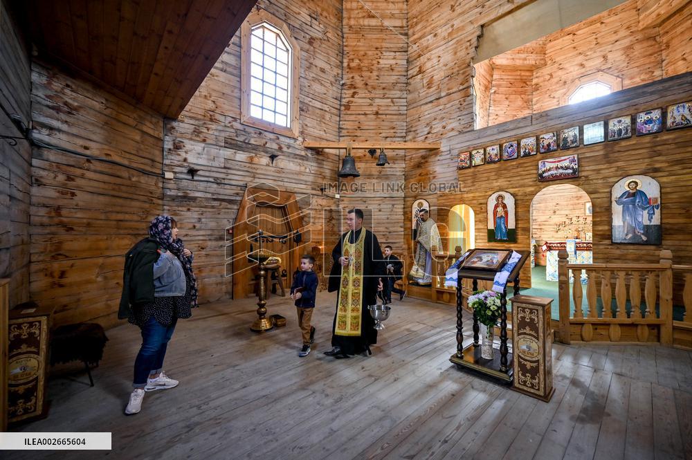 First Easter service at church on Zaporizhzhias Khortytsia Island since start of Russias full-scale invasion