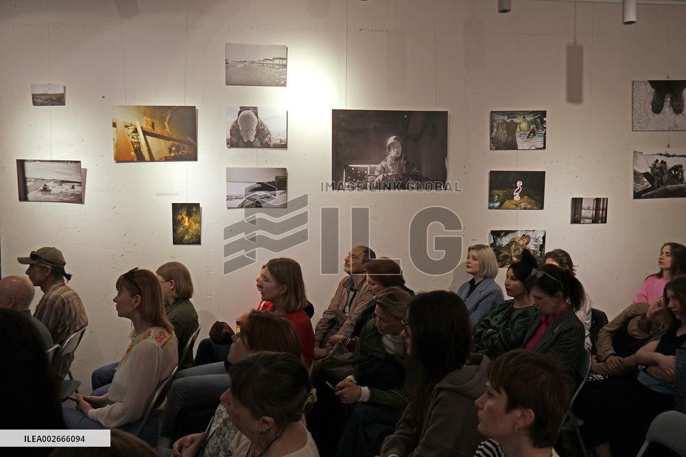 Exhibition of photographs by Maksym Kryvtsov opens in Kyiv