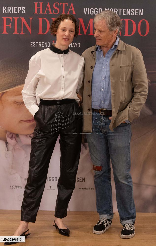 The Dead Don't Hurt Photocell - Madrid