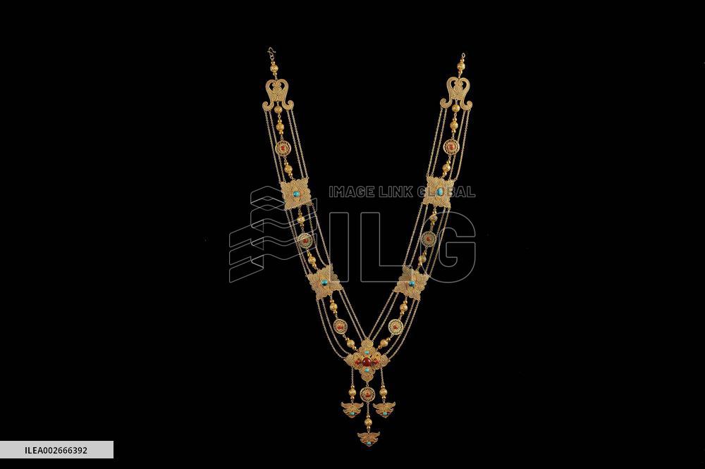 (MASTER OF CRAFTS) CHINA-TIANJIN-MA'S FILIGREE MOSAIC ART-INHERITOR (CN)