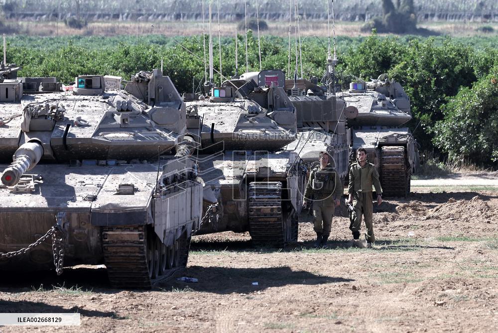 ISRAEL-KEREM SHALOM CROSSING-TROOPS-GAZA