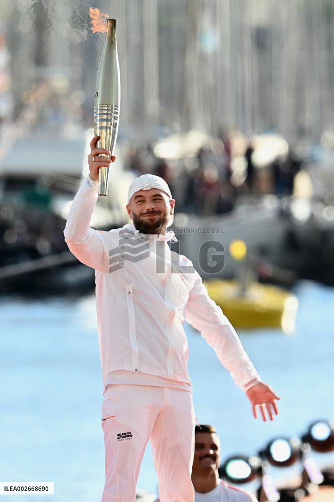(SP)FRANCE-MARSEILLE-2024 PARIS OLYMPIC FLAME-LANDING