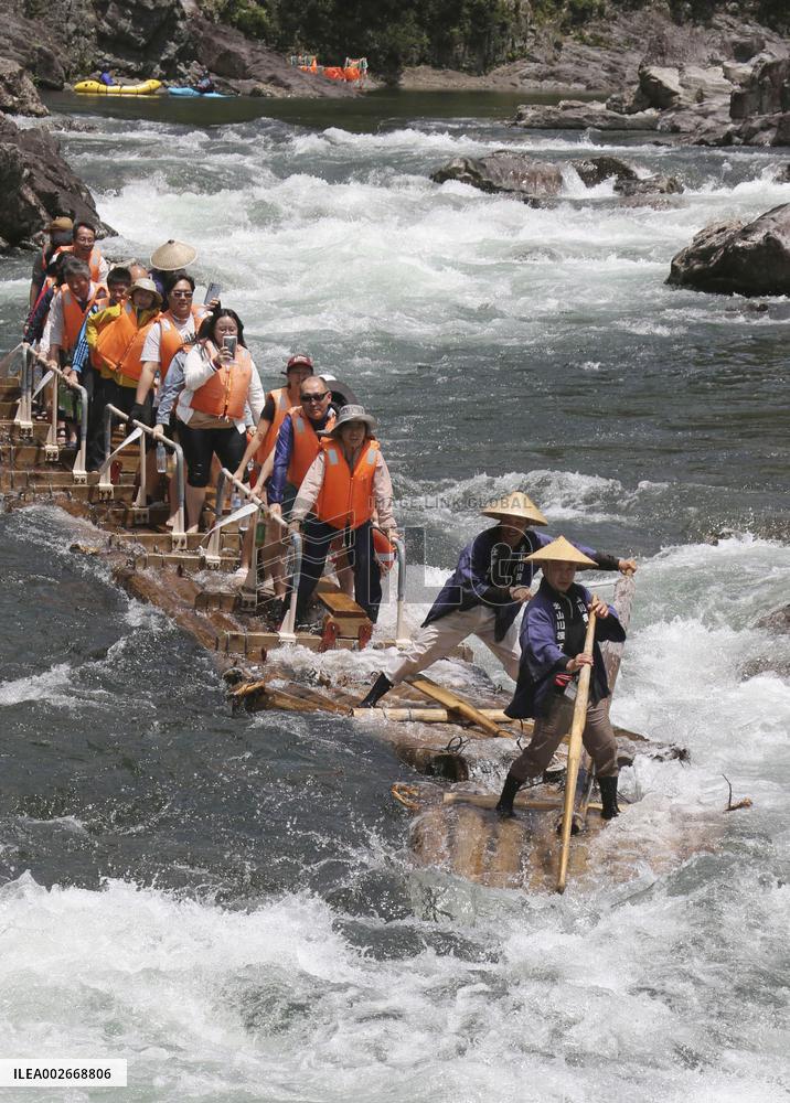 Rafting tours in western Japan