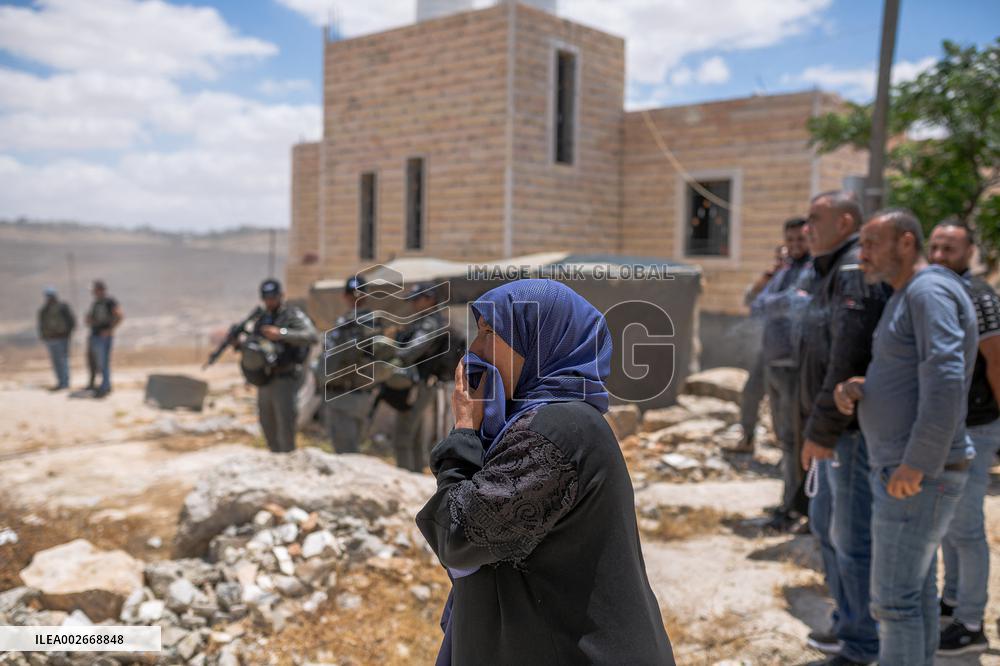 Israeli Army Demolishes Palestinian Homes - West Bank