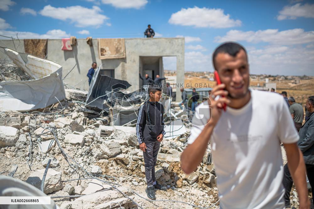 Israeli Army Demolishes Palestinian Homes - West Bank