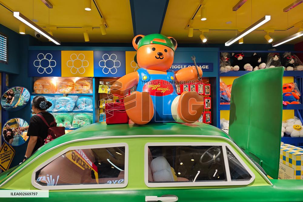 Wiggle Wiggle Store in Shanghai