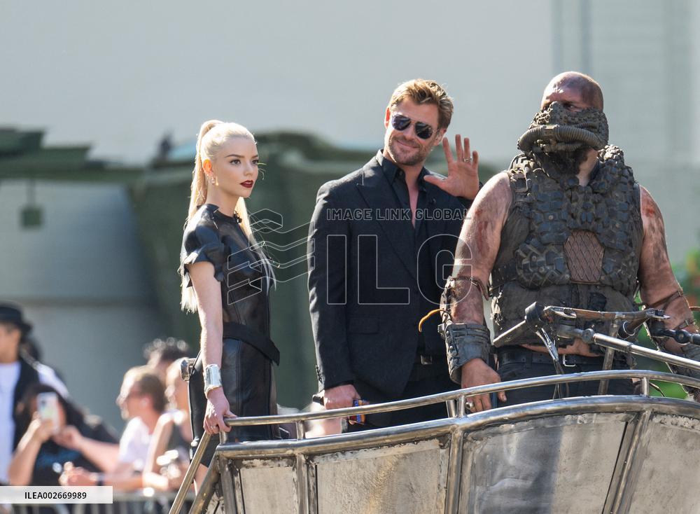 Anya Taylor-Joy and Chris Hemsworth Arrive At Jimmy Kimmel On Mad Max Carriage - LA