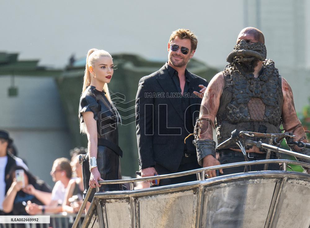 Anya Taylor-Joy and Chris Hemsworth Arrive At Jimmy Kimmel On Mad Max Carriage - LA