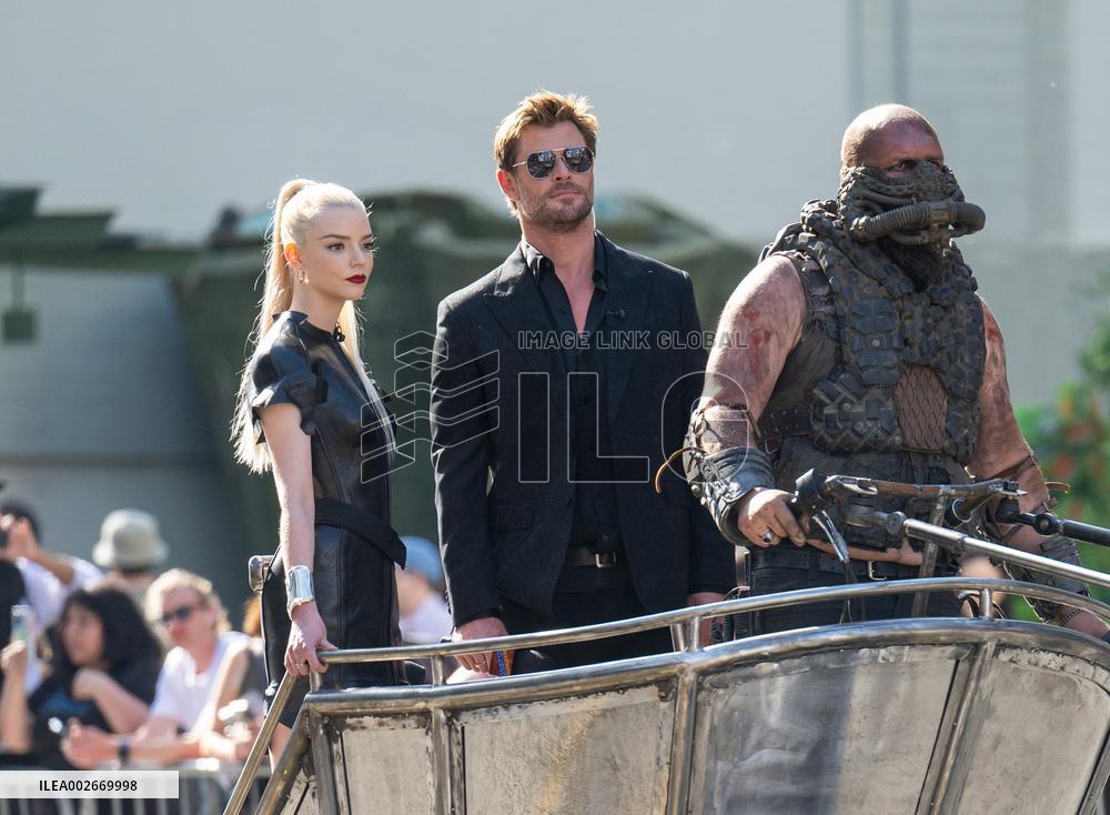 Anya Taylor-Joy and Chris Hemsworth Arrive At Jimmy Kimmel On Mad Max Carriage - LA