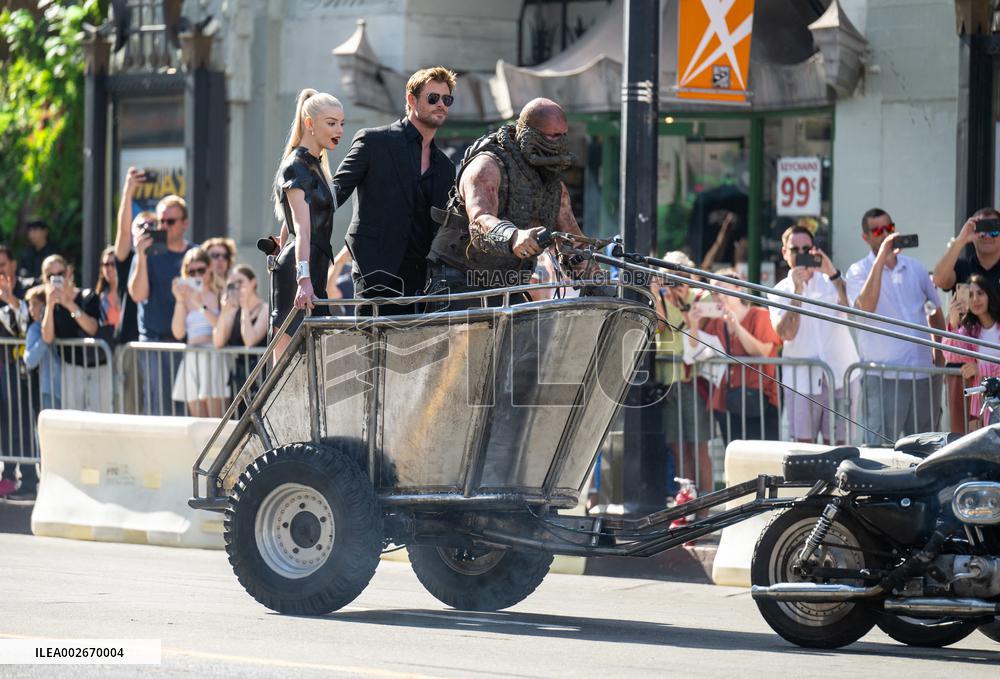 Anya Taylor-Joy and Chris Hemsworth Arrive At Jimmy Kimmel On Mad Max Carriage - LA