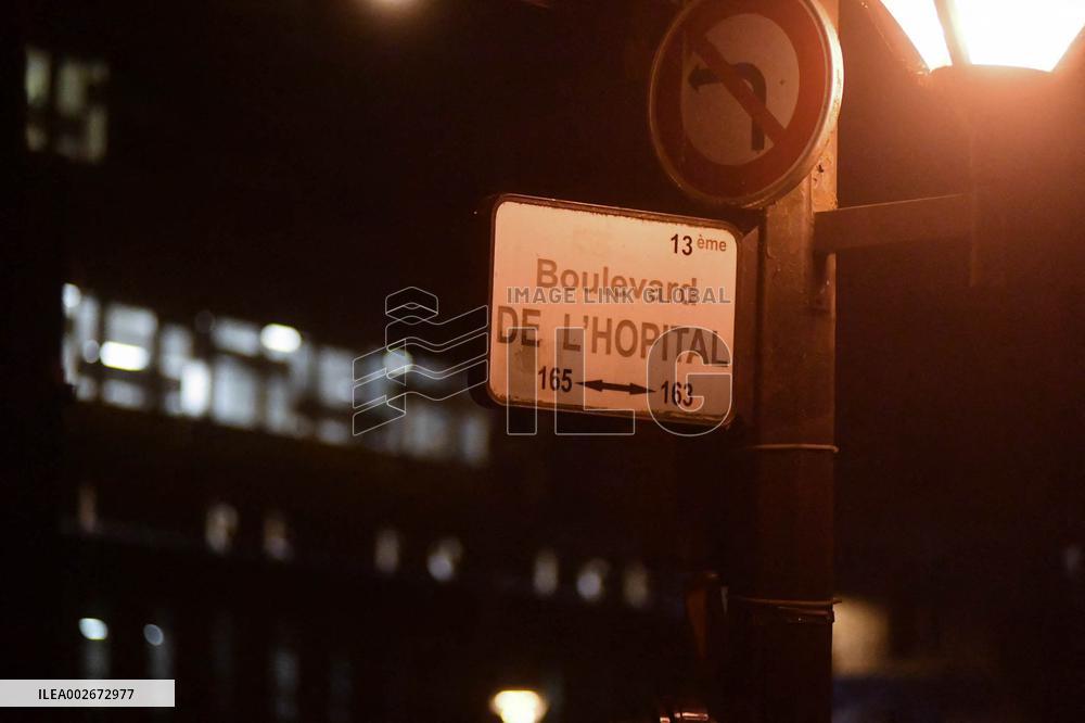 A Man Opens Fire On Two Policemen - Paris